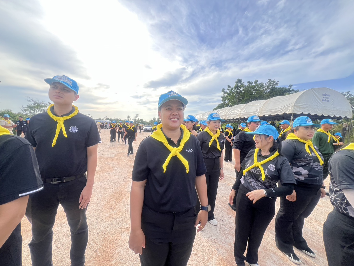 title - ปฏิรูปที่ดินจังหวัดเพชรบุรี พร้อมด้วย เจ้าหน้าที่ ส.ป.ก.เพชรบุรี ร่วมกิจกรรมจิตอาสาบำเพ็ญสาธารณประโยชน์และบำเพ็ญสาธารณกุศลเฉลิมพระเกียรติพระบาทสมเด็จพระเจ้าอยู่หัว เนื่องในโอกาสวันเฉลิมพระชนมพรรษา 28 กรกฎาคม 2569